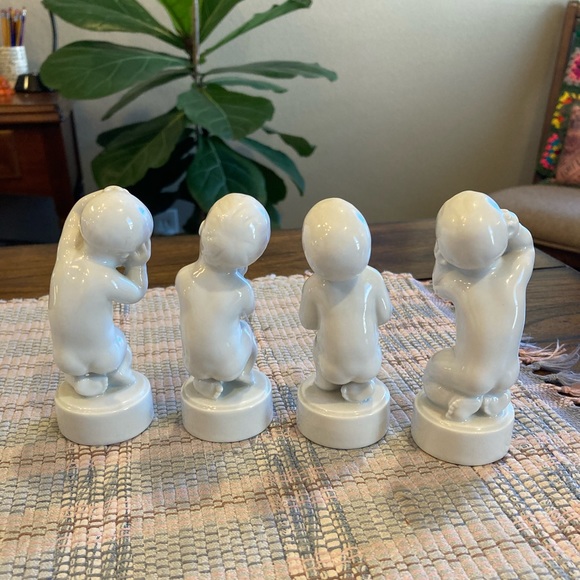 VINTAGE B & G BING & GRONDAHL 4 BABY FIGURINES "ACHES" 2206, 2207, 2208, 2209 - Picture 3 of 9